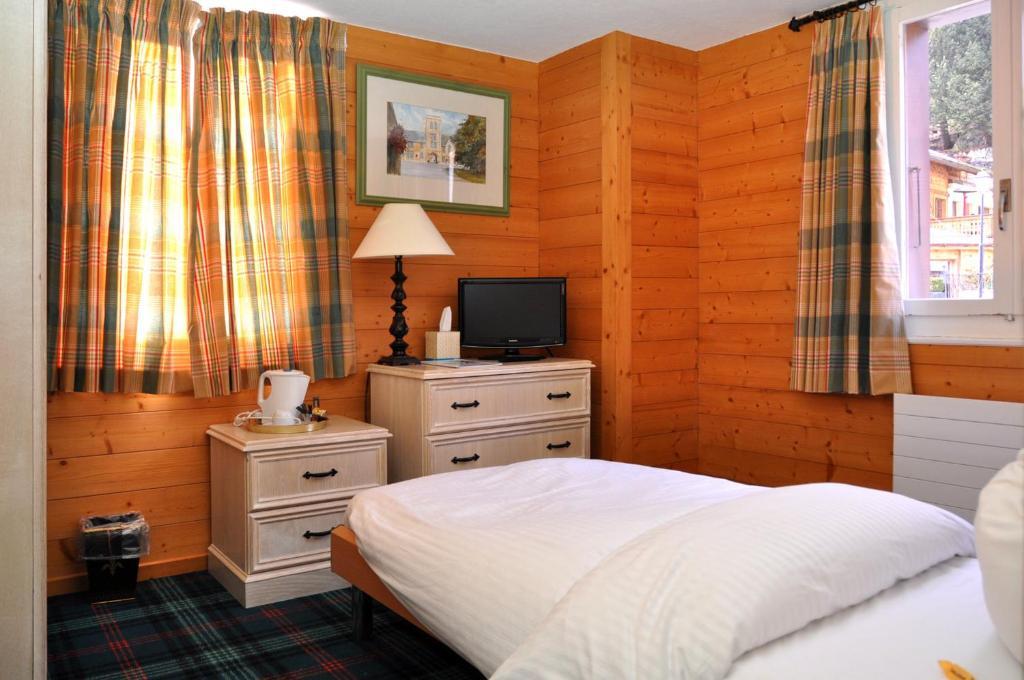 Hotel De La Paix Шампери Номер фото