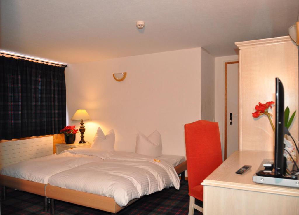 Hotel De La Paix Шампери Номер фото