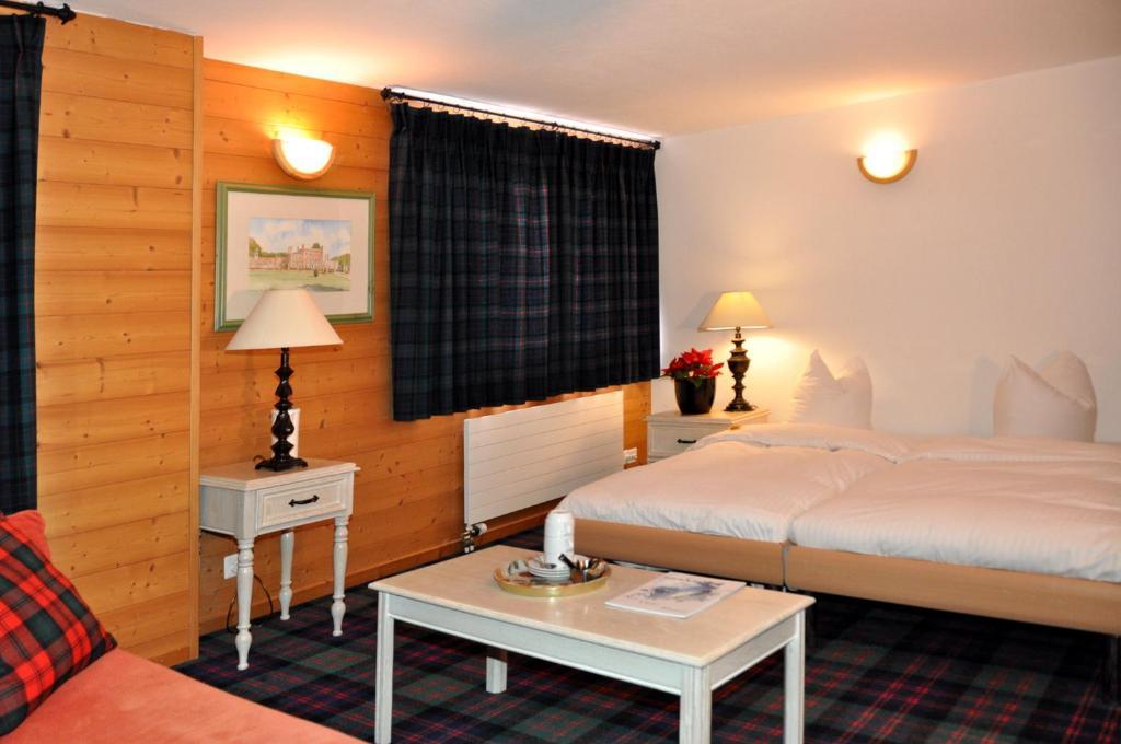 Hotel De La Paix Шампери Номер фото